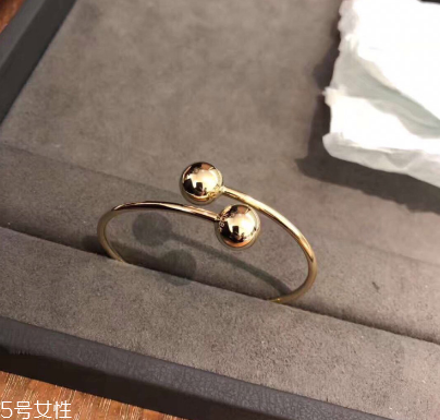 手鐲可以戴兩只手嗎？手鐲可以兩只手同時戴嗎？