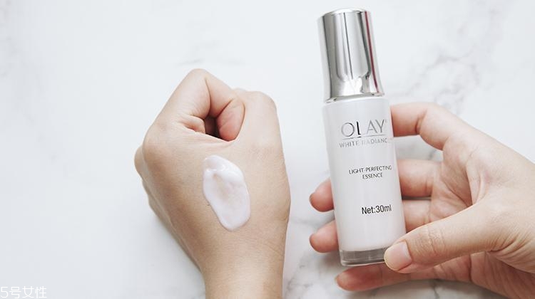 olay水感透白系列與水感透白臻粹系列哪個(gè)好？什么區(qū)別？