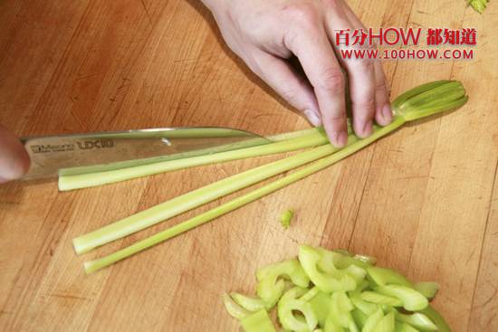西洋芹怎么切 西洋芹怎么處理好吃 西洋芹怎么切 西洋芹怎么處理好吃