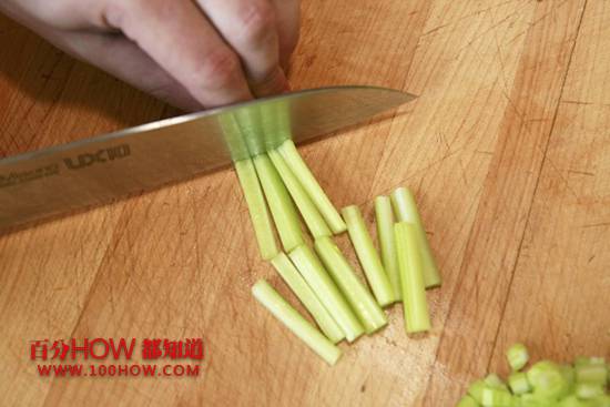 西洋芹怎么切 西洋芹怎么處理好吃 西洋芹怎么切 西洋芹怎么處理好吃