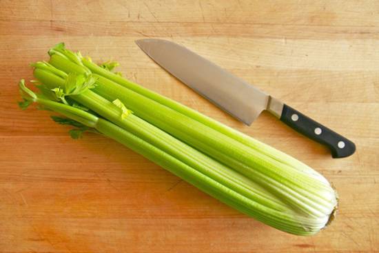 西洋芹怎么切 西洋芹怎么處理好吃 西洋芹怎么切 西洋芹怎么處理好吃