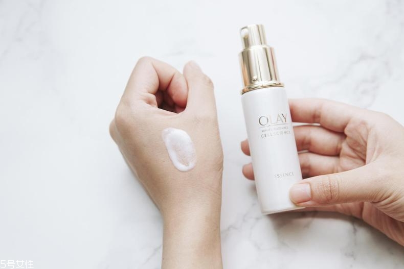 olay水感透白系列與水感透白臻粹系列哪個(gè)好？什么區(qū)別？