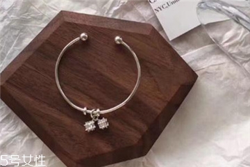 手鐲取不下來怎么辦？手鐲取不下來解決方法