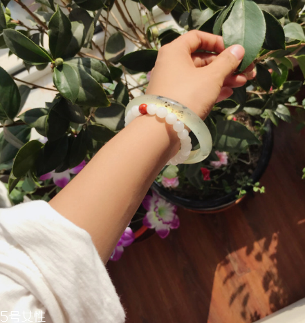 手鐲為什么不能戴左手？手鐲不能戴左手的原因