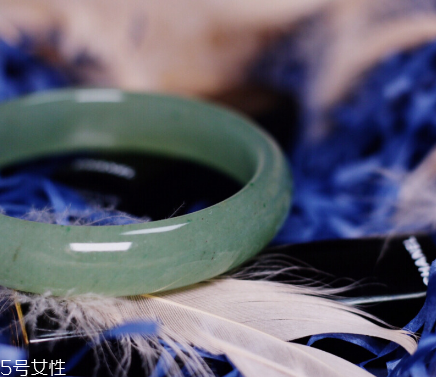 手鐲容易碎嗎？手鐲容易斷掉嗎？