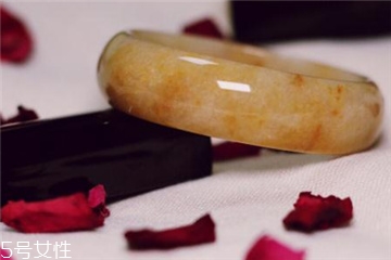 手鐲容易碎嗎？手鐲容易斷掉嗎？