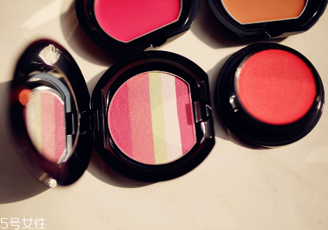 腮紅是定妝前還是定妝后打？