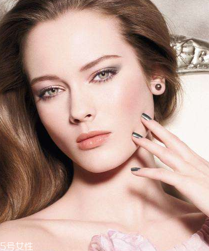 腮紅對皮膚有害嗎？腮紅對皮膚有哪些傷害？