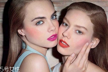 腮紅粉色還是橘色顯白？橘色腮紅和粉色腮紅哪個顯白？