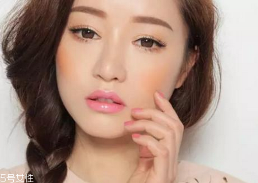 腮紅粉色還是橘色顯白？橘色腮紅和粉色腮紅哪個顯白？