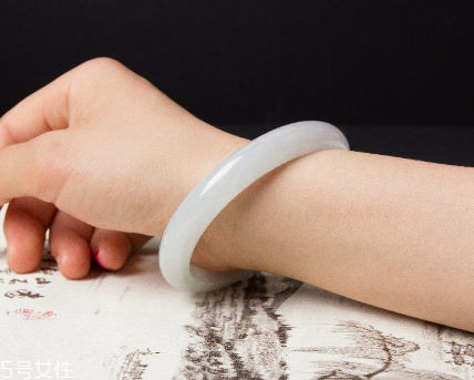 手鐲16號是多大？手鐲16號內(nèi)徑有多少厘米？