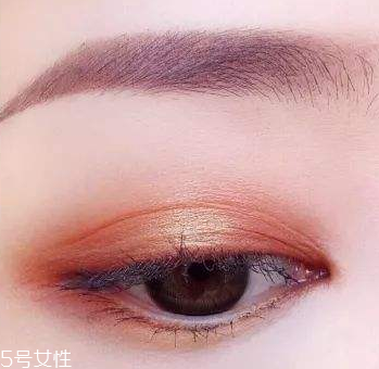 眼影會(huì)暈妝嗎？為什么眼影總是暈妝？