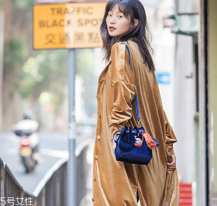 今年流行什么水桶包？水桶包流行什么款式？