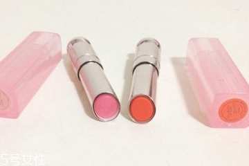 唇膏用完里邊怎么打開？唇膏剩一截怎么挖出來？
