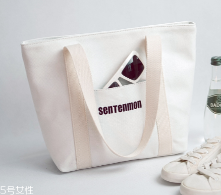 女生夏天背什么包？女生夏季包包搭配圖片