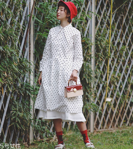 女生夏天背什么包？女生夏季包包搭配圖片