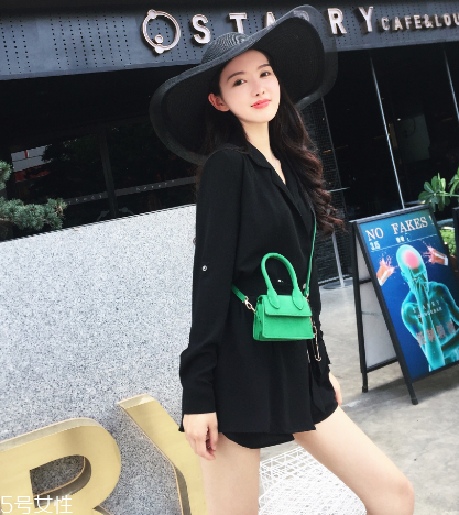 女生夏天背什么包？女生夏季包包搭配圖片