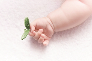 寶寶潤膚霜還有半年就過期了可以用嗎 寶寶潤膚霜還有半年就過期了可以用嗎