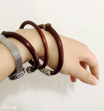 雞血藤手鐲可以碰水嗎？雞血藤手鐲沾水好嗎？