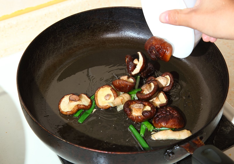 新鮮的香菇怎么處理 香菇的料理技巧 新鮮的香菇怎么處理 香菇的料理技巧