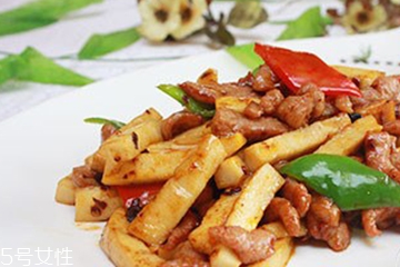 鹿肉和牛肉哪個(gè)好？鹿肉和牛肉哪個(gè)好吃些？