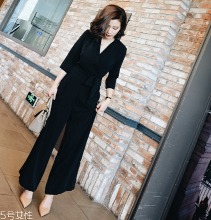 連體褲搭配什么鞋子好看？連體褲搭配訣竅