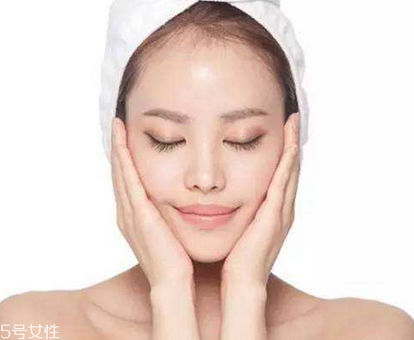 化妝水會(huì)變質(zhì)嗎？化妝水進(jìn)水了會(huì)變質(zhì)嗎？