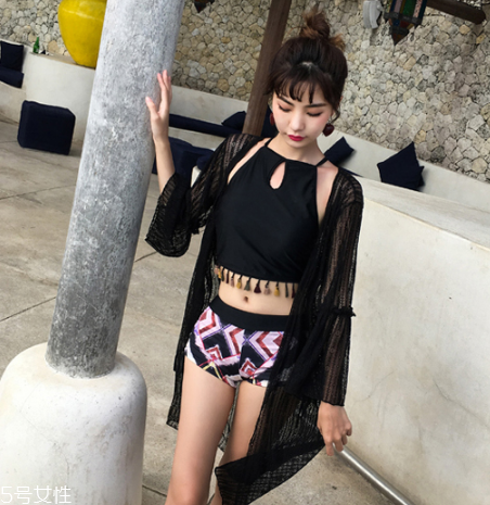 身材不好怎么挑選泳衣？不同身材選購(gòu)泳衣技巧