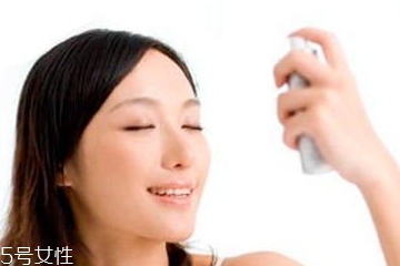 化妝水二次清潔怎么用？怎么用化妝水做二次清潔？