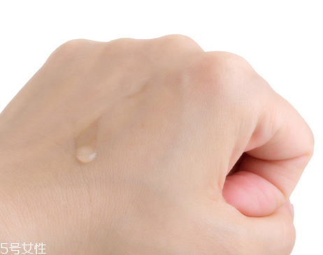 化妝水如何濕敷？怎么用化妝水濕敷？