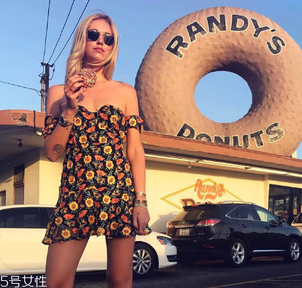 旅游穿什么裙子好看？旅游穿搭圖片