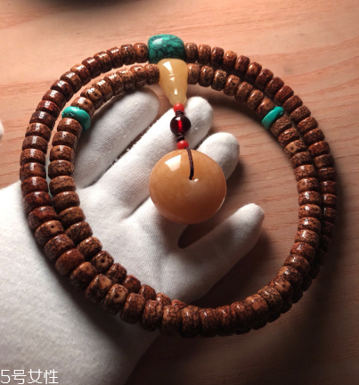 星月菩提可以用水洗嗎？星月菩提手串能沾水嗎？