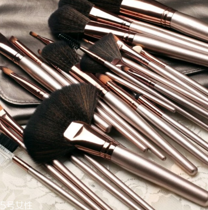 國(guó)產(chǎn)好用的化妝刷有哪些 新手必備的國(guó)產(chǎn)平價(jià)化妝刷 國(guó)產(chǎn)好用的化妝刷有哪些 新手必備的國(guó)產(chǎn)平價(jià)化妝刷