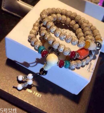 星月菩提手串真假鑒別 星月菩提真假怎么看？