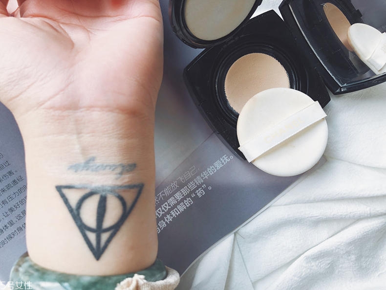 香奈兒果凍氣墊好用嗎 香奈兒果凍氣墊適合干皮膚嗎 香奈兒果凍氣墊好用嗎 香奈兒果凍氣墊適合干皮膚嗎