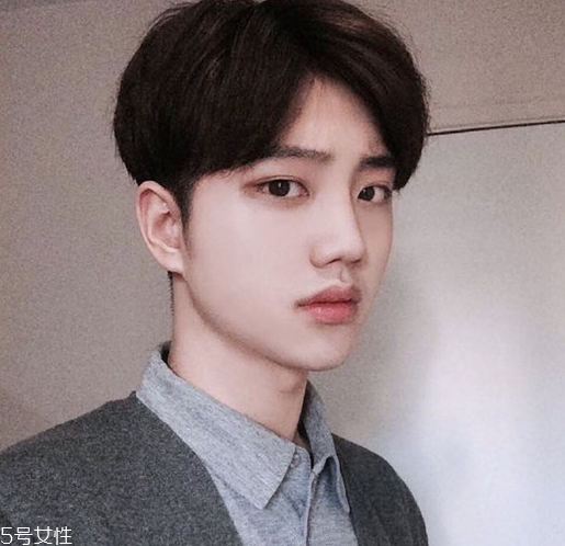 2022夏天男發(fā)型 男生夏季清爽發(fā)型 2022夏天男發(fā)型 男生夏季清爽發(fā)型