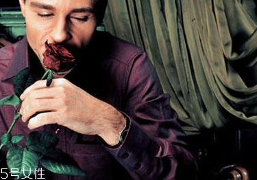 香水會(huì)導(dǎo)致男性不育嗎 香水對(duì)生育的影響 香水會(huì)導(dǎo)致男性不育嗎 香水對(duì)生育的影響