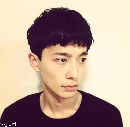 2018男生劉海發(fā)型有哪些 2018新款男生劉海發(fā)型 2018男生劉海發(fā)型有哪些 2018新款男生劉海發(fā)型