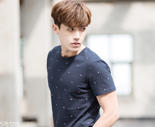 2022年最流行的劉海發(fā)型男生 2022新款男生劉海發(fā)型 2022年最流行的劉海發(fā)型男生 2022新款男生劉海發(fā)型