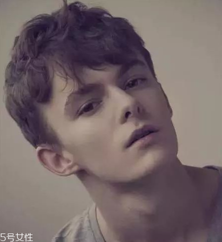 2018男生燙發(fā)發(fā)型最新 2018男生燙發(fā)發(fā)型圖片 2018男生燙發(fā)發(fā)型最新 2018男生燙發(fā)發(fā)型圖片