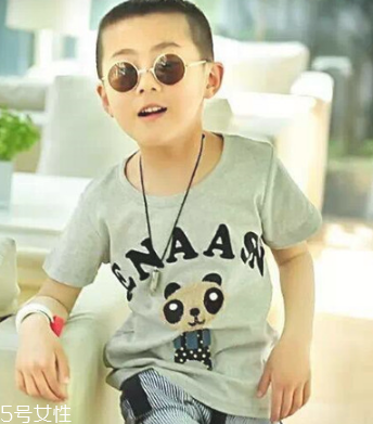 2022小男孩發(fā)型圖片 2022小男孩發(fā)型短發(fā)潮流 2022小男孩發(fā)型圖片 2022小男孩發(fā)型短發(fā)潮流