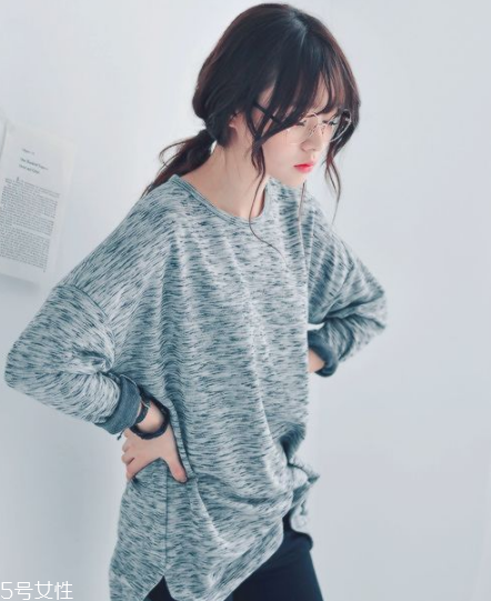 戴眼鏡的女生適合什么發(fā)型 女生戴眼鏡好看的發(fā)型 戴眼鏡的女生適合什么發(fā)型 女生戴眼鏡好看的發(fā)型