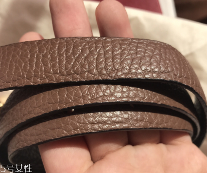 皮帶自動扣怎么解開？自動扣皮帶正確解法