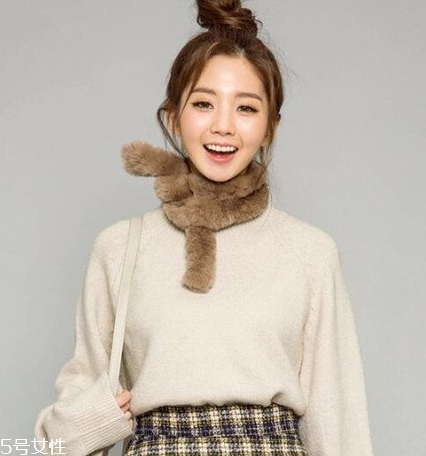 圓臉丸子頭怎么扎好看 圓臉怎么扎丸子頭 圓臉丸子頭怎么扎好看 圓臉怎么扎丸子頭