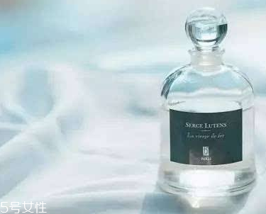 春天怎么噴香水最得體？春天噴香水注意事項