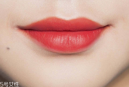 口紅為什么含鉛？口紅里為什么要加鉛？
