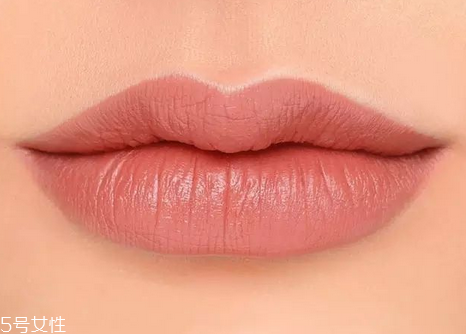 口紅為什么含鉛？口紅里為什么要加鉛？