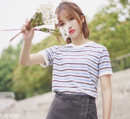 2022年流行什么樣的t恤？2022年流行t恤款式推薦