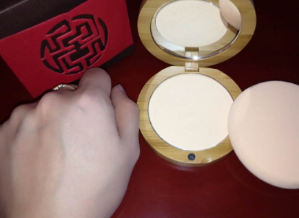 孔鳳春鵝蛋粉使用心得 孔鳳春鵝蛋粉多少錢 孔鳳春鵝蛋粉使用心得 孔鳳春鵝蛋粉多少錢