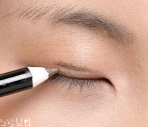 丹鳳眼怎么畫(huà)眼影 丹鳳眼怎么畫(huà)眼影好看